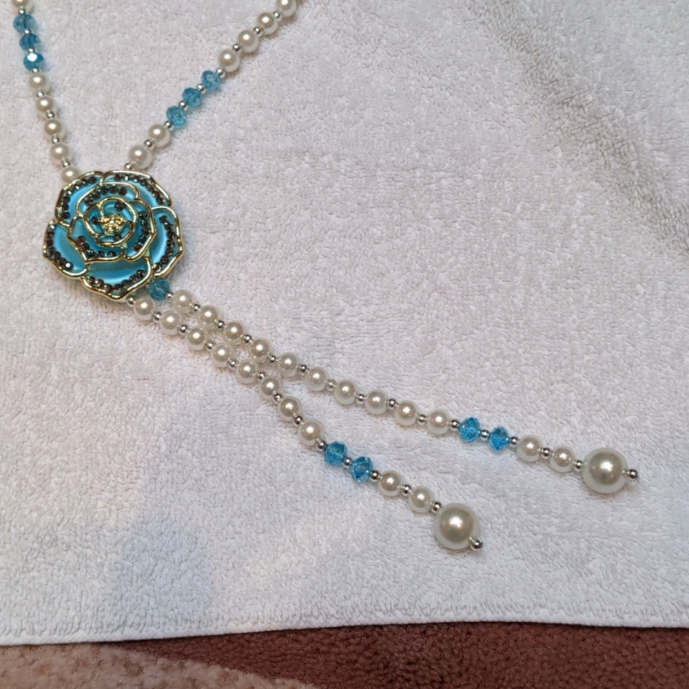 ✨3/$40 - Necklace W/ Adjustable Pin/Pendant